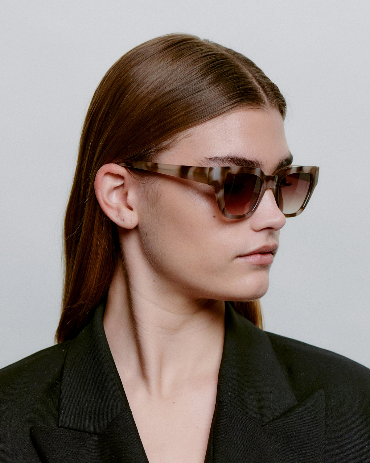 A.KJÆRBEDE Sonnenbrille Kaws Cookie Dough