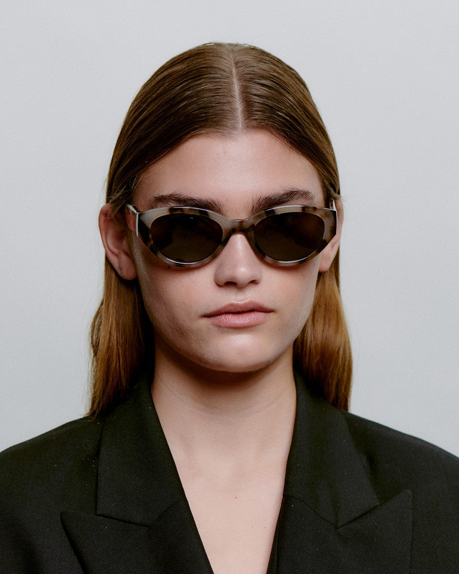 A.KJÆRBEDE Sonnenbrille Winnie Cookie Dough