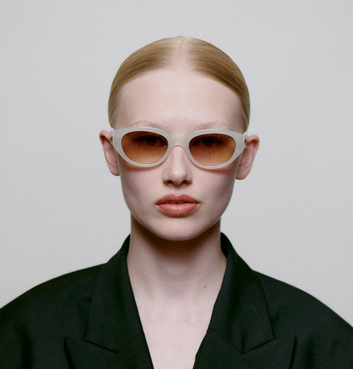 A.KJÆRBEDE Sonnenbrille Winnie Cream Bone