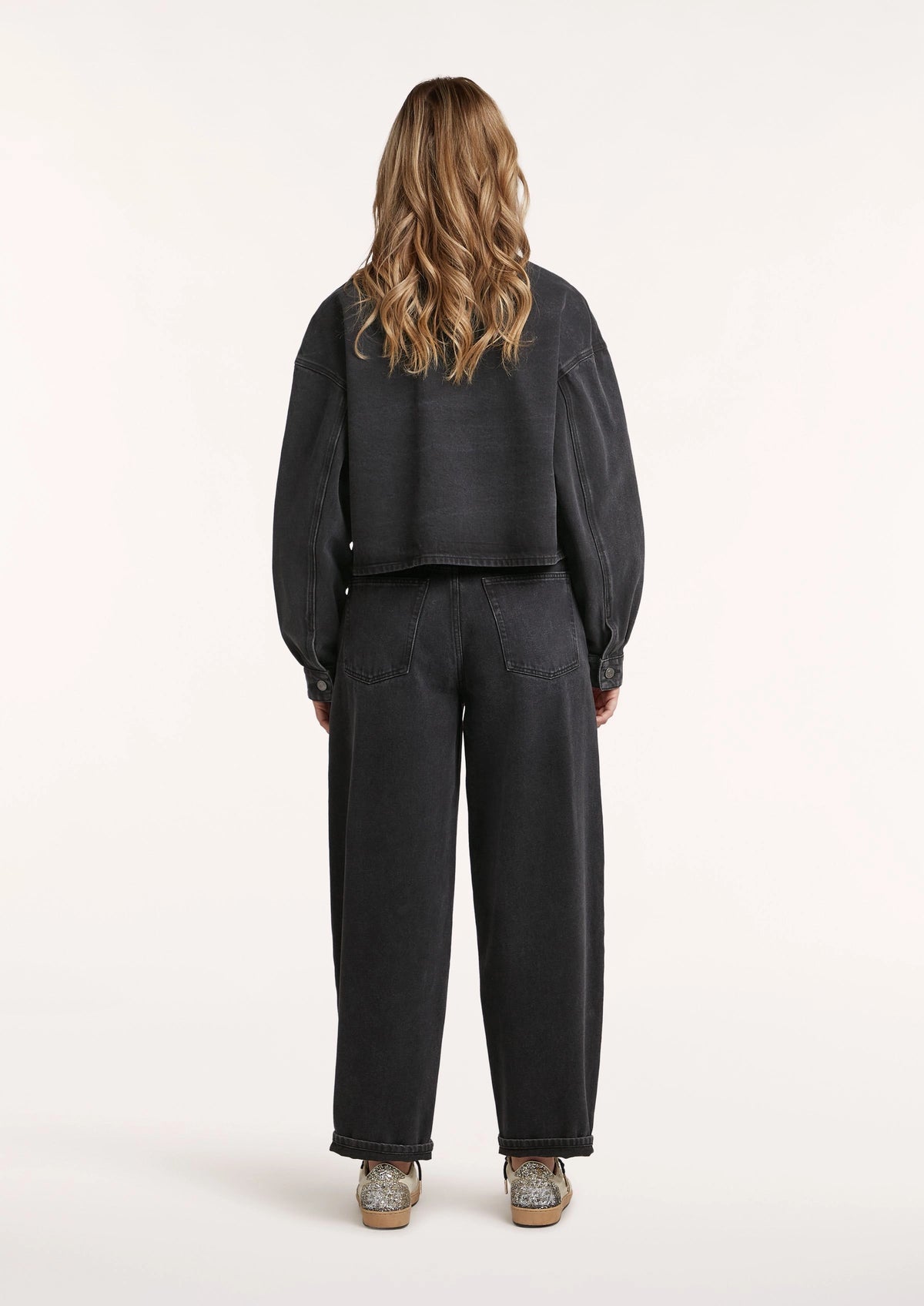 CIRCLE OF TRUST Aria Jeans | Barrel Fit Nero Wash