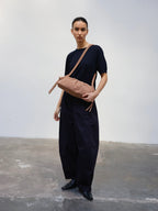 ÖLEND Dumpling Bag Suede - dust pink