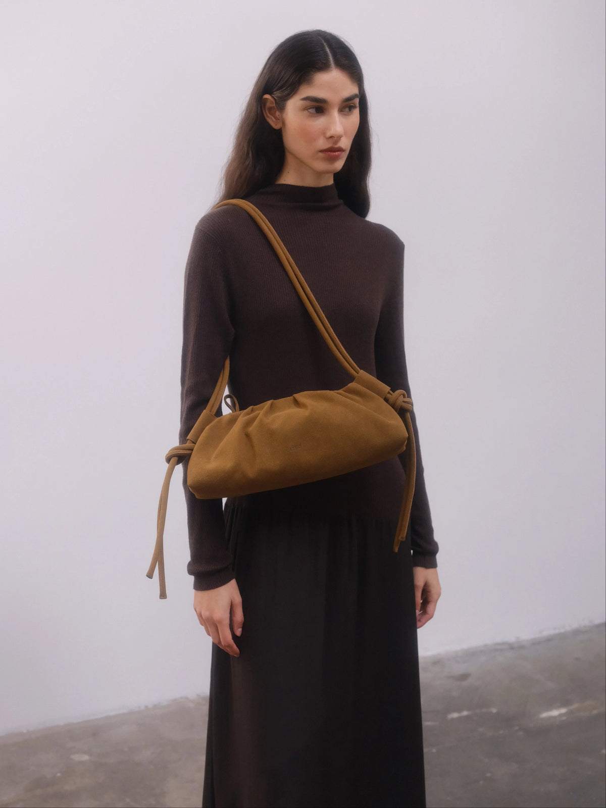 ÖLEND Dumpling Bag Suede - brown
