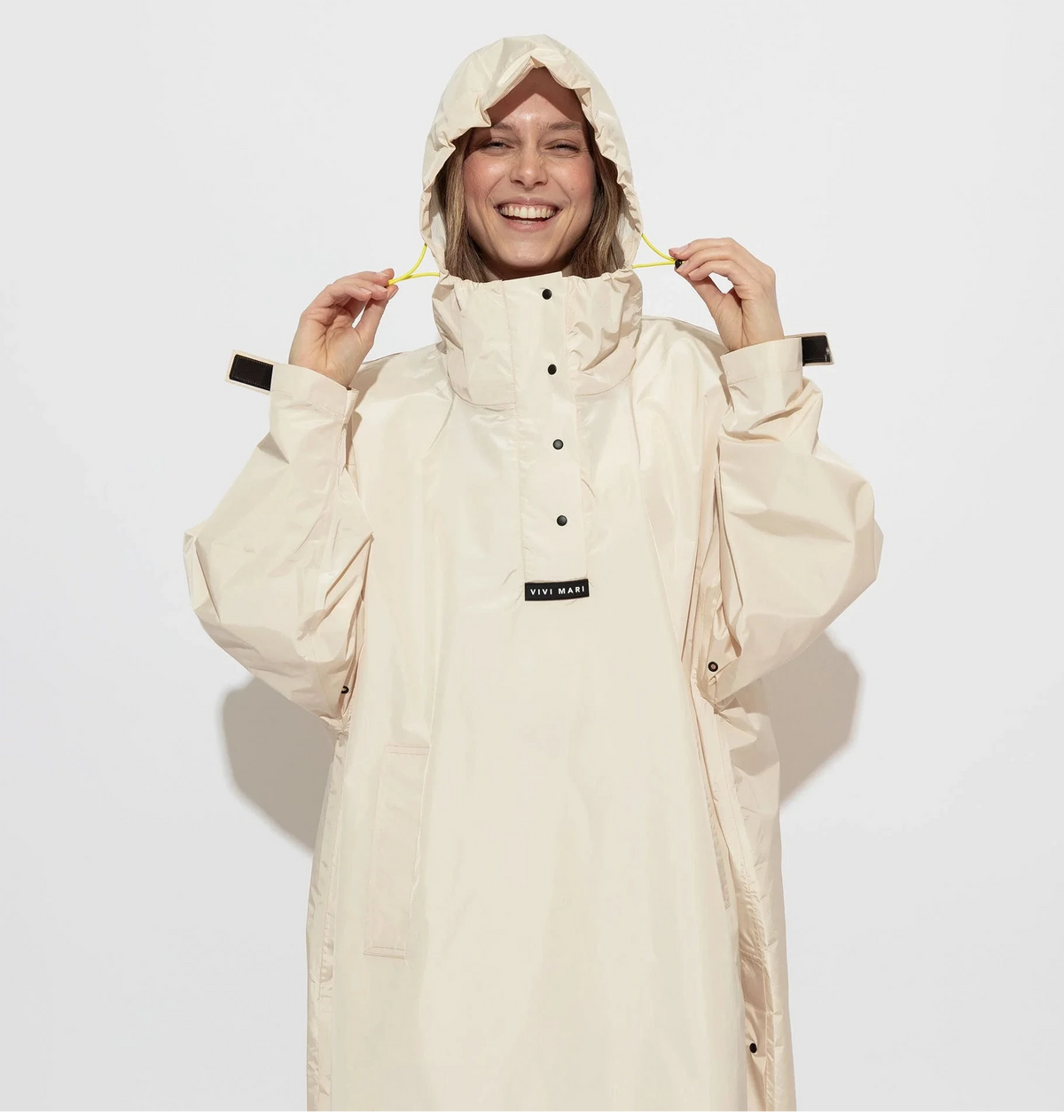 VIVI MARI Raincoat Solid sand